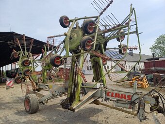 Skulovač sena Claas Liner 3000 - 4