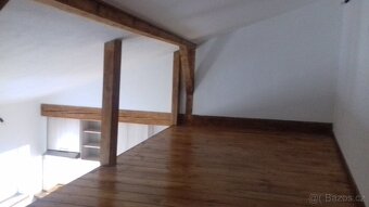 Pronájem bytu Humpolec dolní náměstí 1+KK mezonet - 4
