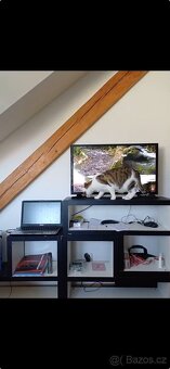 Stolek/polička pod TV - 4