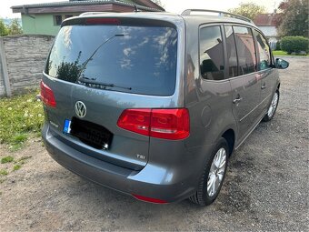 VW Touran LIFE 1.2 TSI, r. 2013, jen 103tkm, serviska - 4