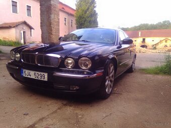 Jaguar XJ8 - 4