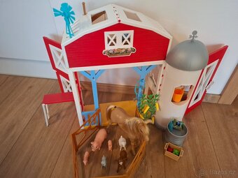 Barbie – Farma Sladký sad
- 4