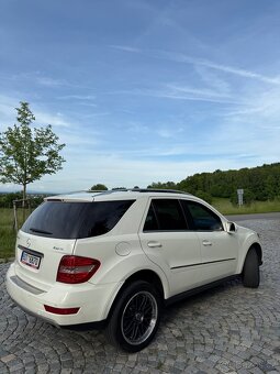 Mercedes-Benz ML320CDI 2010 Rok - 4