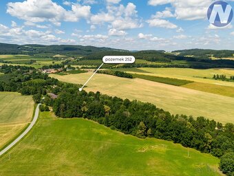 Prodej dvou pozemků o výměře 7.891 m2 u lesa v Třebanicích - - 4