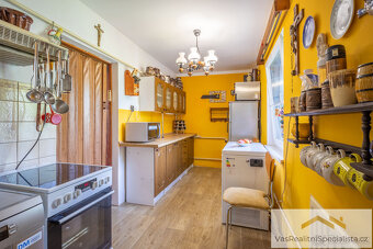 Prodej domu 4+1 (120 m²) s komerčním prostorem 20 m² a maleb - 4