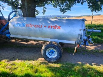 Cisterna , fekál , nádrž na vodu 3000l - 4