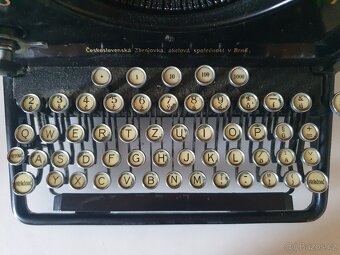 Psací stroj Remington - 4