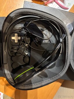 Xbox One S 1TB s mechanikou - 4