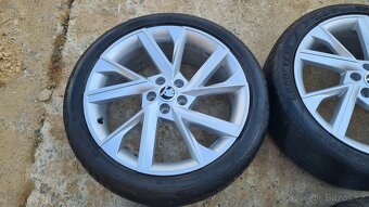 Škoda Scala Kamiq letní alu VEGA 205/45-18 90% - 4