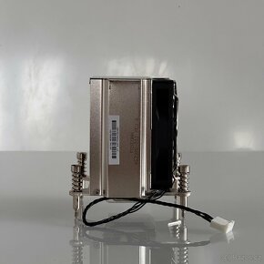 Sestava ventilátoru a chladiče Procesorová patice LGA1366 - 4