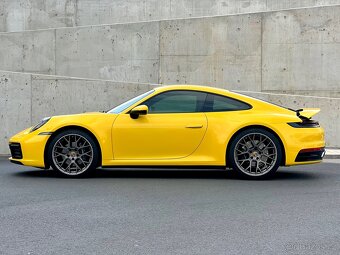 Porsche 911(992) - 4