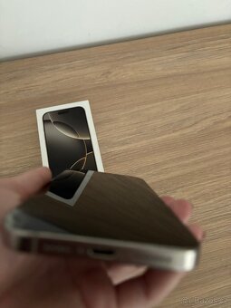 iPhone 16 PRO MAX - 4