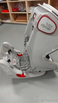 Britax Römer KING II – kvalitní autosedačka - 4