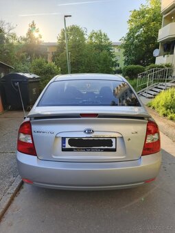 Kia Cerato 1.6 77kw 2004 Benzín - 4