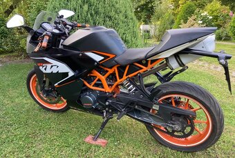 KTM RC 125 + ZDARMA nový sedlový vak a nepromok kombinéza - 4