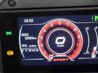 CFMOTO 650 MT Premium 41,5 kw - najeto jen 2700 km - 4