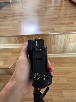 Sony alfa a6400 (na díly) + přislušnství - 4