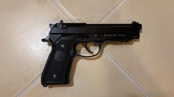 Airsoftová pistole KWC M92 - celokov + příslušen. - 4