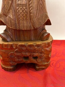 Stará dřevěná socha, čínský císař - 4