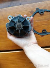 Vodní čerpadlo - Renault - 4