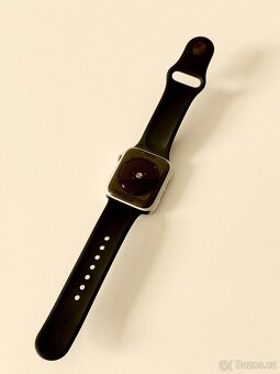 PRODÁNO - Apple Watch SE 42mm (1. gen) + 2 pásky - 4