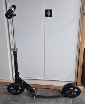 Micro Black/White two-wheeled scooter - 4