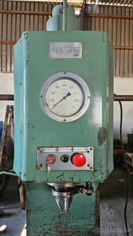 LIS HYDRAULICKÝ 40T - 4