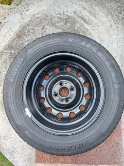Komplet orig.letní kola+poklice Hyundai i20 - 4