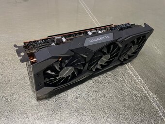 Grafická Karta Gigabyte RX 5700 XT - 4