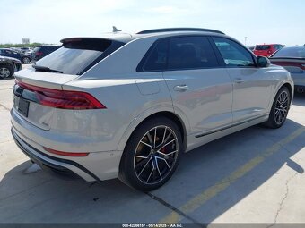AUDI Q8 - 4