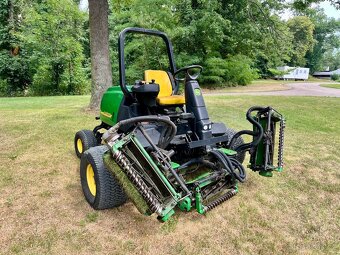 Vřetenový traktor John Deere 3235C - 4