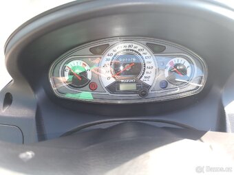 Suzuki Burgman 200 uh - 4