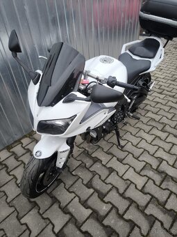 Yamaha FZ1 Fazer - 4