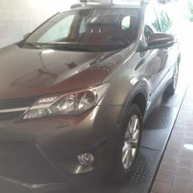 Plastové chrániče předního nárazníku na Toyota Rav4 - 4