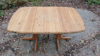 Celomasivní rozkládací stůl+6 ks masivních židlí - 4