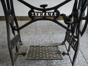 Šicí stroje 5 kusů - 4