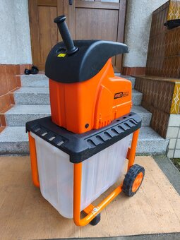 Prodám elektrický Zahradní drtič Powercut 2500... - 4