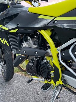 Supermoto SWM 125 R - 4