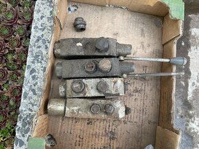 Prodám hydraulický rozvaděč - 4