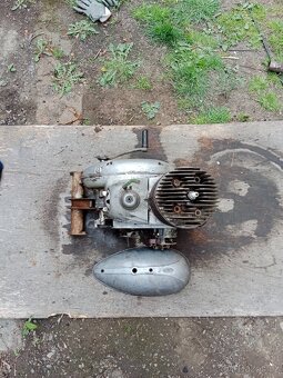 Jawa 250 - 4