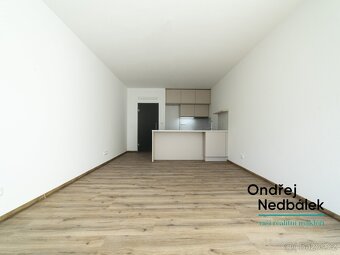 Pronájem byty 1+kk, 33 m2 - Zlín, ev.č. 22603 - 4