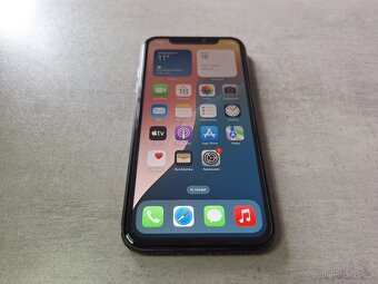 iPhone 11 64GB Black - baterie 83% - 4