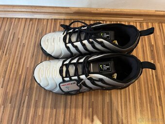 Nike Air Vapormax Plus - 4