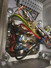 Elektromotor s převodovkou LENZE; 0,75 kW, 403 ot/min, 18Nm. - 4
