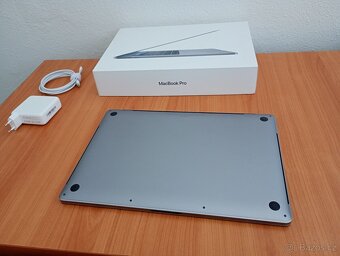 MacBook Pro 16" i7 2,6 32 RAM 512 SSD - Jako nový - 4