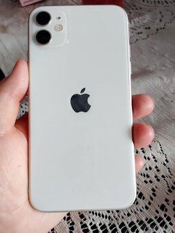 Prodám iPhone 11 - 4