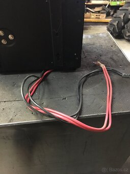Měnič 48V/230V2000W - 4