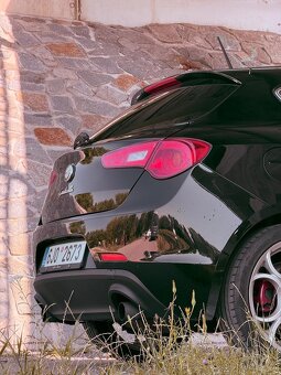 Alfa Romeo Giulietta QV manuál - 4