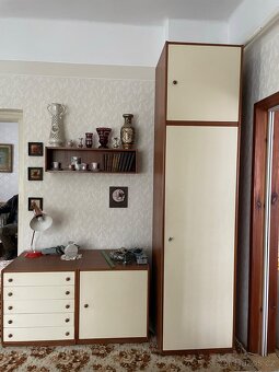 Postel s uložným prostorem a skříní - 4