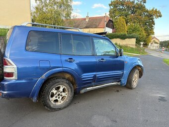 Mitsubishi Pajero - 4